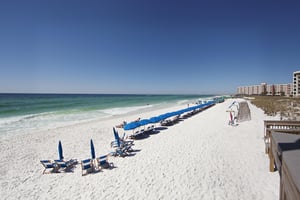 Holiday Surf and Racquet Unit 715 27