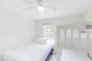 Cozy Bramble Getaway 15