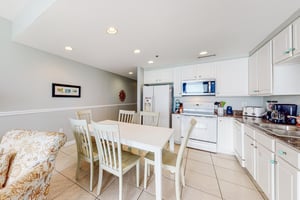 Splash Resort 402W 9