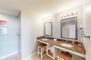 Splash Resort 402W 15