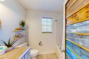 Driftwood Beach Retreat 14