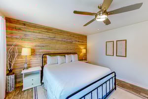 Driftwood Beach Retreat 18