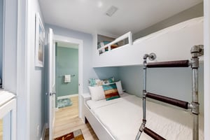 402 Beach Resort 11