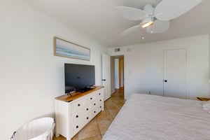 Harbor House B30 11