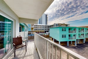 Harbor House B30 18