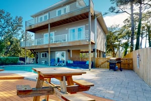 Bubbly Bayfront Beauty 24
