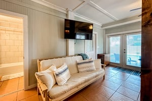 Bay Paradise 11