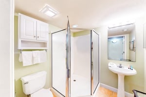 Pelican Isle 216 8