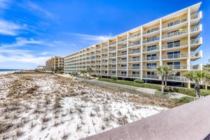 Pelican Isle 114 21