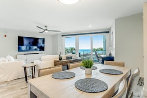 Blu Condos 200 9