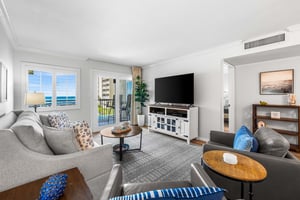 Holiday Surf and Racquet Unit 318 25