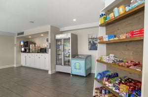 The Inn on Destin Harbors bar snack shop.
