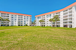 471444 El Matador Condos  482 0 202310 125