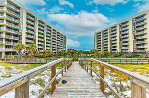 Boardwalks throughout Mainsail