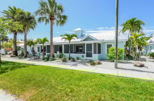 The exterior of Tropical Breeze Resort in Siesta Key Florida