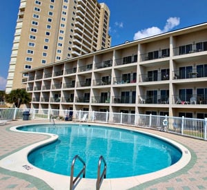 Great pool at Windancer Condominiums in Destin Florida
