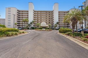 472428 Sterling Sands Condominiums  950 0 202310 3813