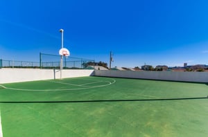 473142 Surfside Resort  1324 0 202310 913