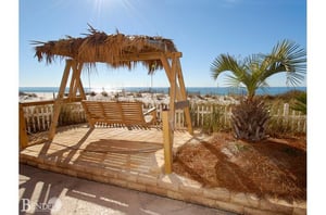 Royal Palms has outdoor area to enjoy in Gulf Shores AL