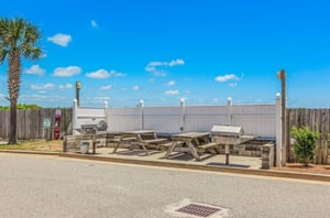 476469 Grand Beach Resort  1798 0 202312 51310
