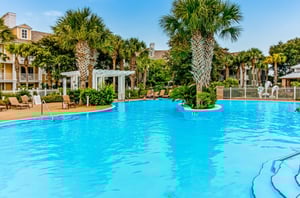 Lagoonstyle pool