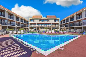 The outdoor swimming pool in front of Gulfside Townhomes in Gulf Shores Alabama