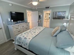 Holiday Surf and Racquet Unit 422 3