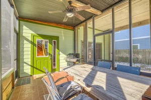 Ariola 107  The Treehouse 18