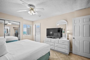 Holiday Surf and Racquet Unit 520 8