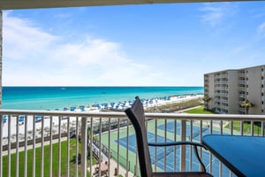 Holiday Surf and Racquet Unit 520 20