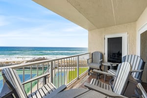 Holiday Surf and Racquet Unit 505 23