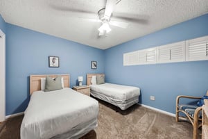 Holiday Surf and Racquet Unit 221 14