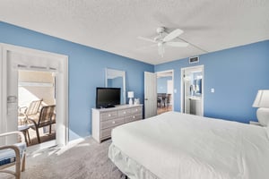 Holiday Surf and Racquet Unit 221 15