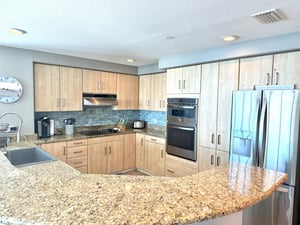 Island Tower 1503 8