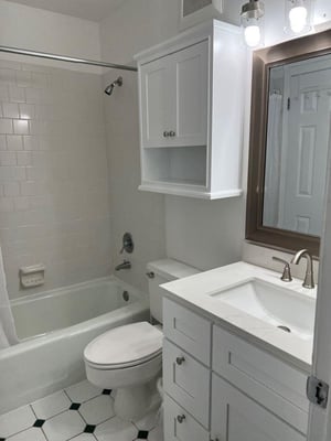 513621