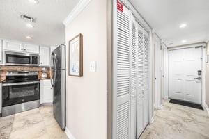 EntryKitchen