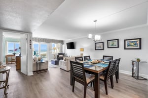 Holiday Surf and Racquet Unit 320 8