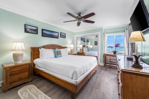 Holiday Surf and Racquet Unit 320 13