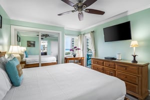Holiday Surf and Racquet Unit 320 14