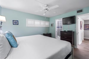 Holiday Surf and Racquet Unit 320 20