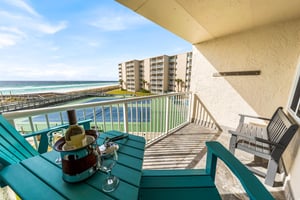Holiday Surf and Racquet Unit 320 24