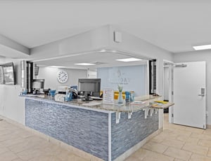 Holiday Surf and Racquet Unit 320 29
