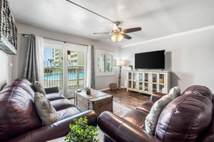 Holiday Surf and Racquet Unit 114 1