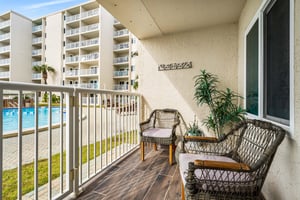 Holiday Surf and Racquet Unit 114 14
