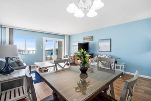 Holiday Surf and Racquet Unit 303 7