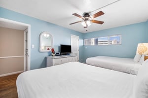 Holiday Surf and Racquet Unit 303 9