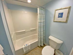 Regency Towers 404E 19