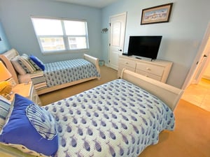 Regency Towers 404E 21