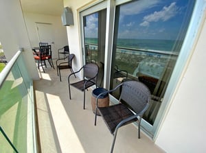 Regency Towers 404E 33