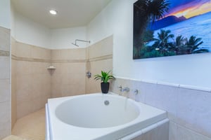 Mahina Kai 25
